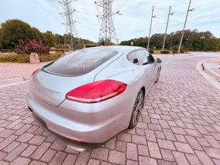 2016 Porsche Panamera