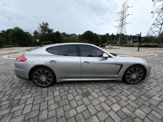 2016 Porsche Panamera