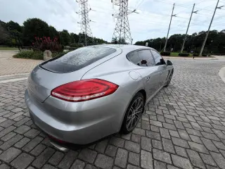2016 Porsche Panamera