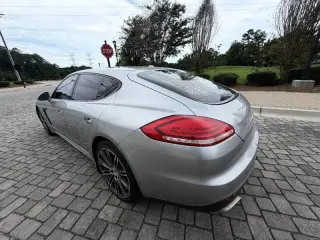 2016 Porsche Panamera