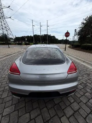 2016 Porsche Panamera