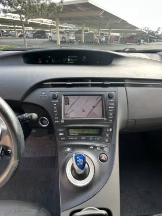 2010 Toyota Prius III