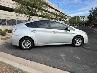2010 Toyota Prius III