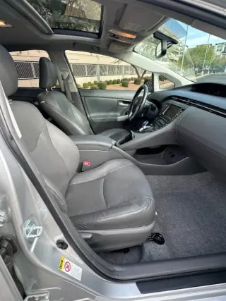2010 Toyota Prius III