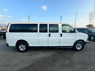 2015 GMC Savana Passenger