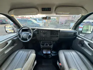 2015 GMC Savana Passenger
