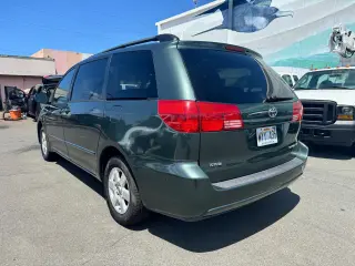 2004 Toyota Sienna