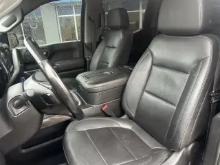 2022 Chevrolet Silverado 1500 Limited LTZ Crew Cab 4WD