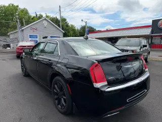 2016 Chrysler 300