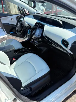 2019 Toyota Prius XLE AWD-e
