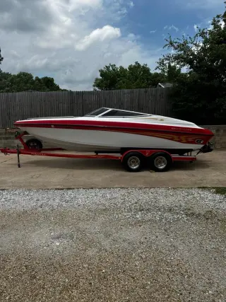 1999 Crownline 225 BR