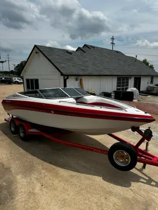 1999 Crownline 225 BR