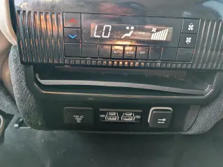 2022 Jeep Wagoneer