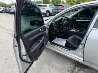 2011 Infiniti G37