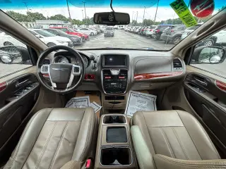 2014 Chrysler Town & Country