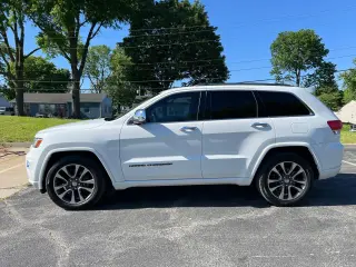 2017 Jeep Grand Cherokee Overland 4x2