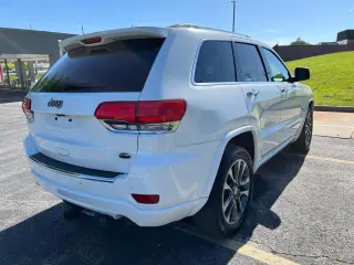 2017 Jeep Grand Cherokee Overland 4x2