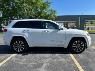 2017 Jeep Grand Cherokee Overland 4x2