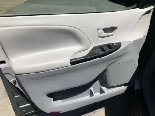 2012 Toyota Sienna