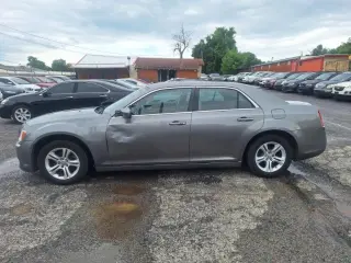 2011 Chrysler 300