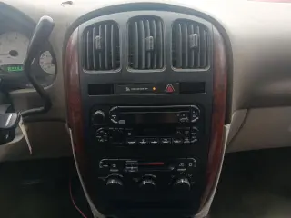 2005 Chrysler Town & Country