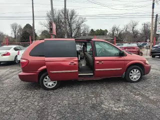 2005 Chrysler Town & Country