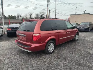 2005 Chrysler Town & Country