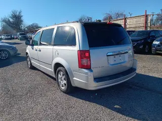 2010 Chrysler Town & Country