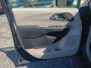 2021 Chrysler Voyager