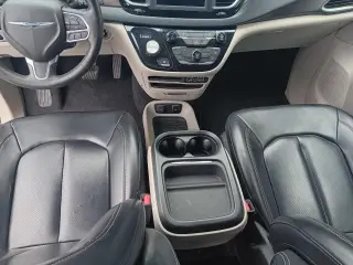 2021 Chrysler Voyager