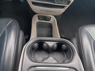 2021 Chrysler Voyager