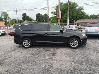 2021 Chrysler Voyager