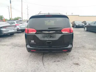 2021 Chrysler Voyager