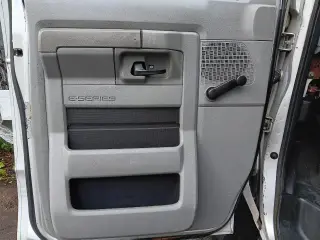 2009 Ford Econoline E-350 SD