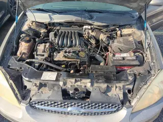 2003 Ford Taurus