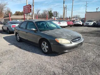 2003 Ford Taurus