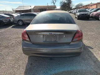 2003 Ford Taurus
