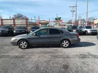 2003 Ford Taurus