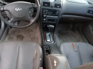 2001 Infiniti I30