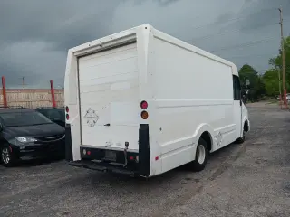 2013 Isuzu NPR