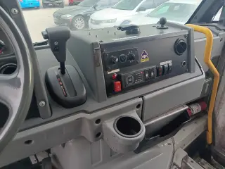 2013 Isuzu NPR