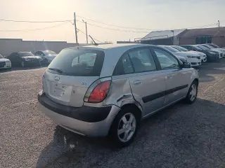 2006 Kia Rio5
