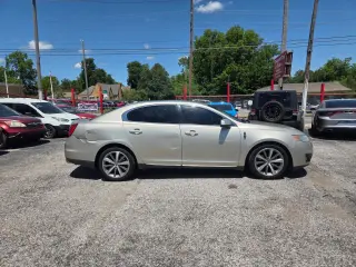 2011 Lincoln MKS