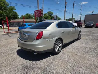 2011 Lincoln MKS
