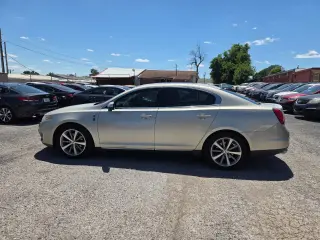 2011 Lincoln MKS