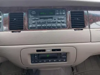 2000 Lincoln Town Car