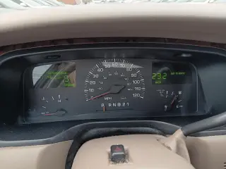 2000 Lincoln Town Car