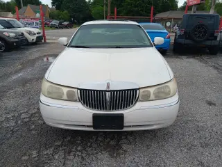 2000 Lincoln Town Car