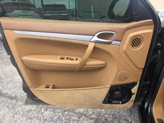 2004 Porsche Cayenne