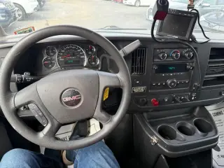 2011 GMC Savana
